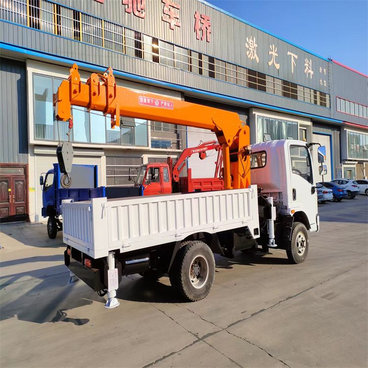 望都县三轮随车吊定制 农用改装机自备吊中瑞长期出售