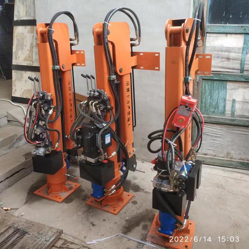 望都县重汽蓝牌随车吊 3.2吨 国六动力强 液压驱动 农用自卸起重机